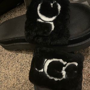 Uggs slides size 8 Black and white.